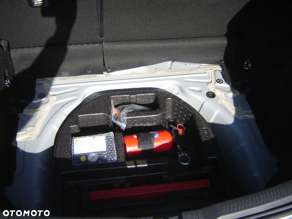 Toyota Auris 1.6 Premium - 17