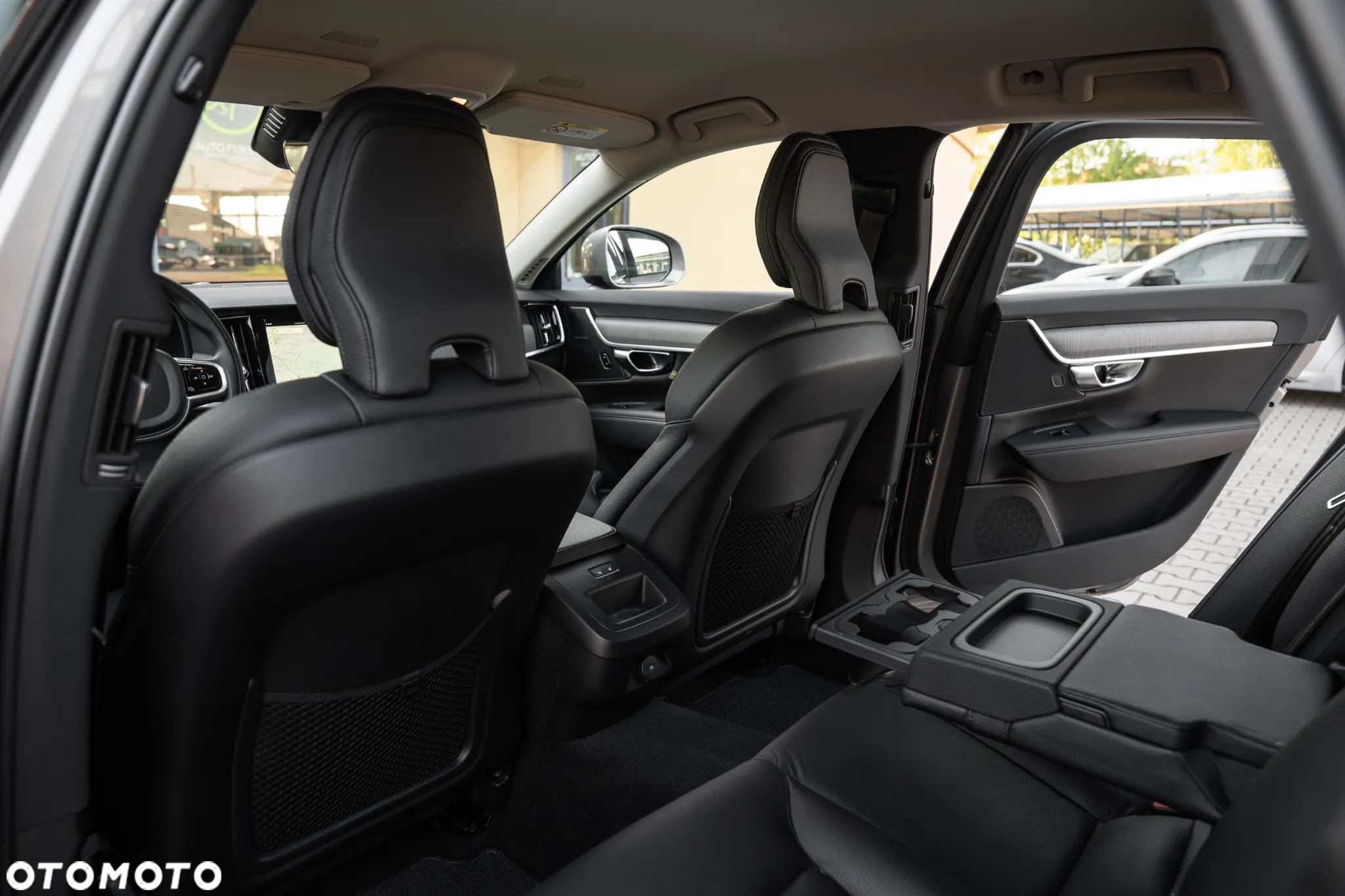 Volvo V90 Cross Country - 28