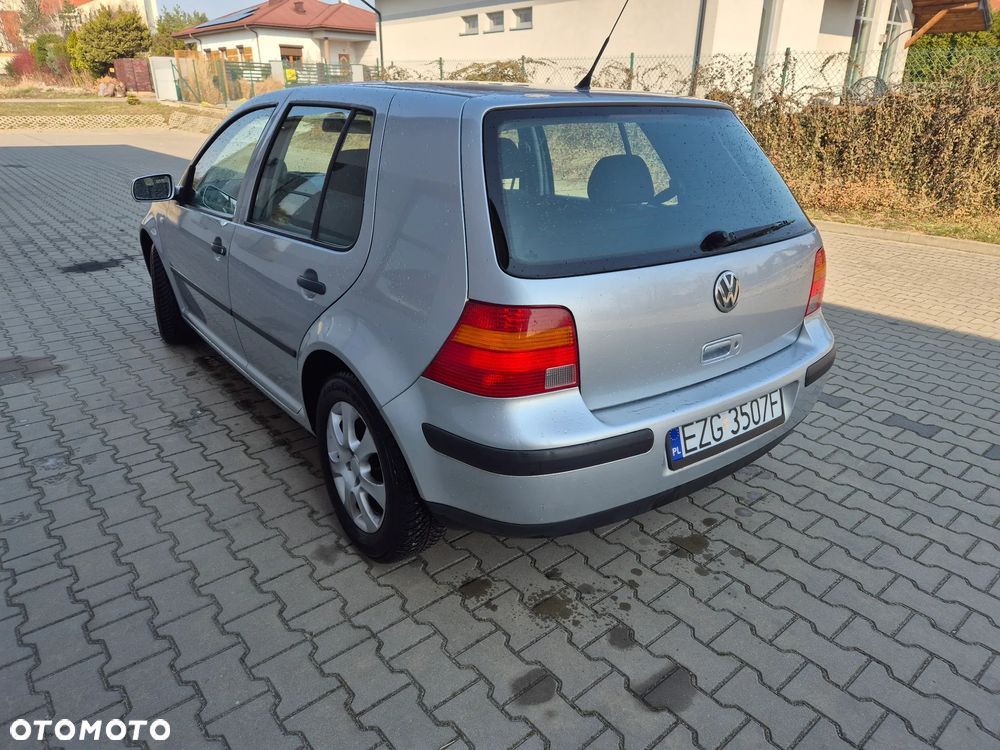 Volkswagen Golf 1.6 Basis - 6