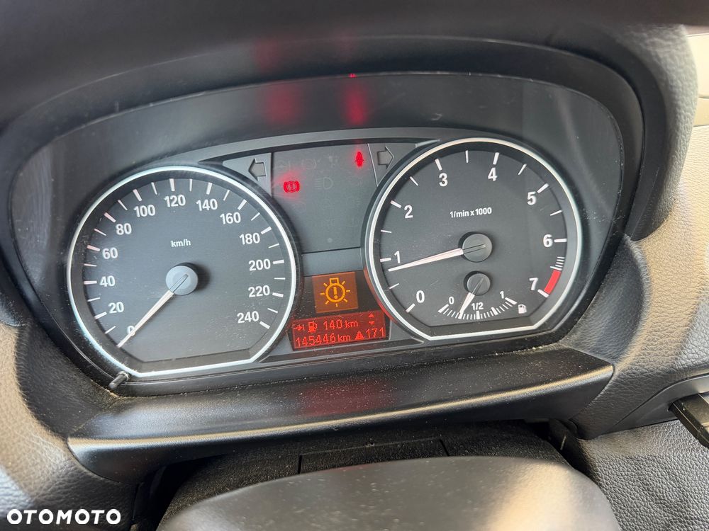 BMW Seria 1 116i - 11