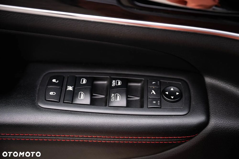 Jeep Grand Cherokee - 13