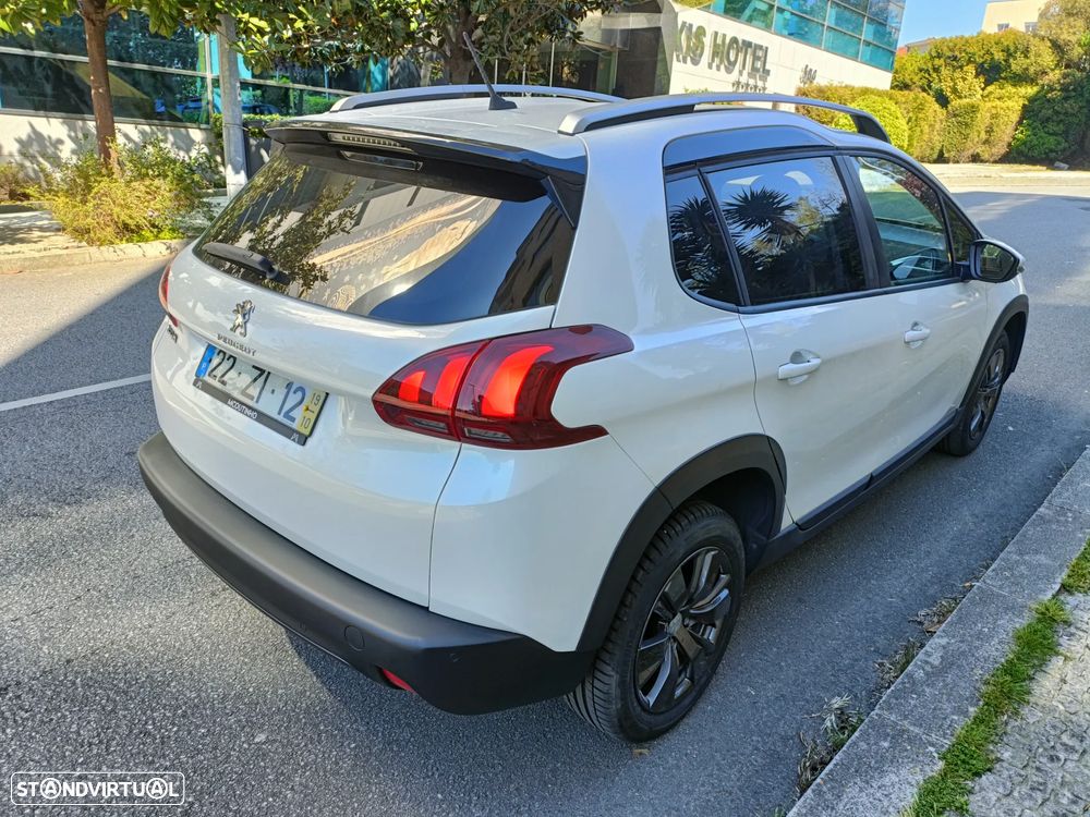 Peugeot 2008 1.2 PureTech Signature - 8