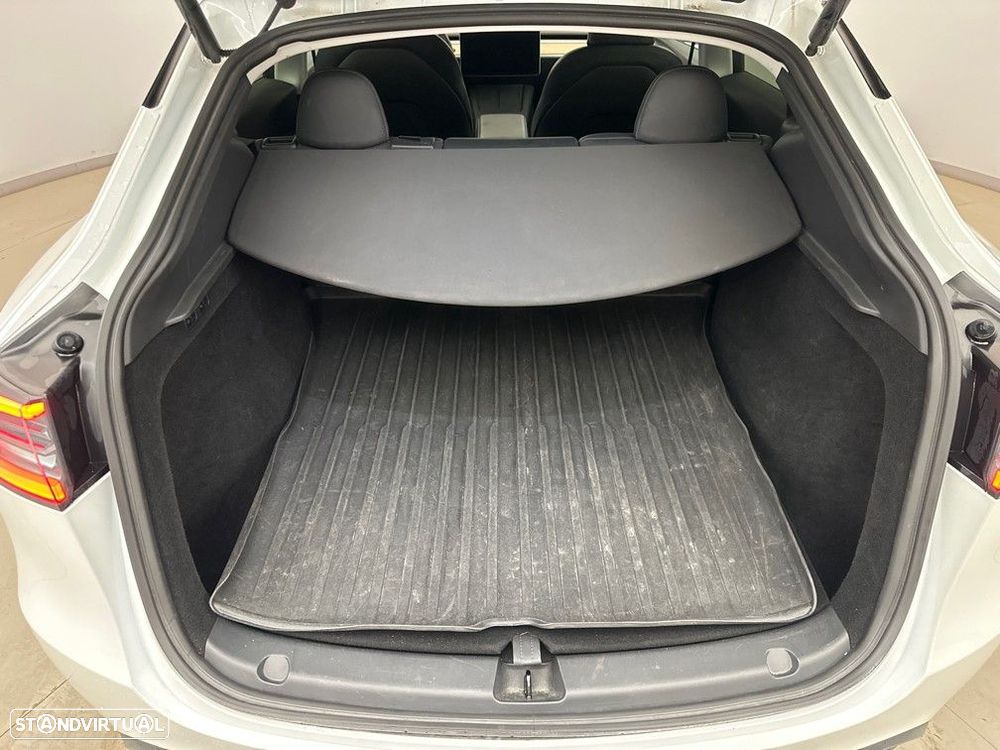 Tesla Model Y Long Range Dual Motor AWD - 7