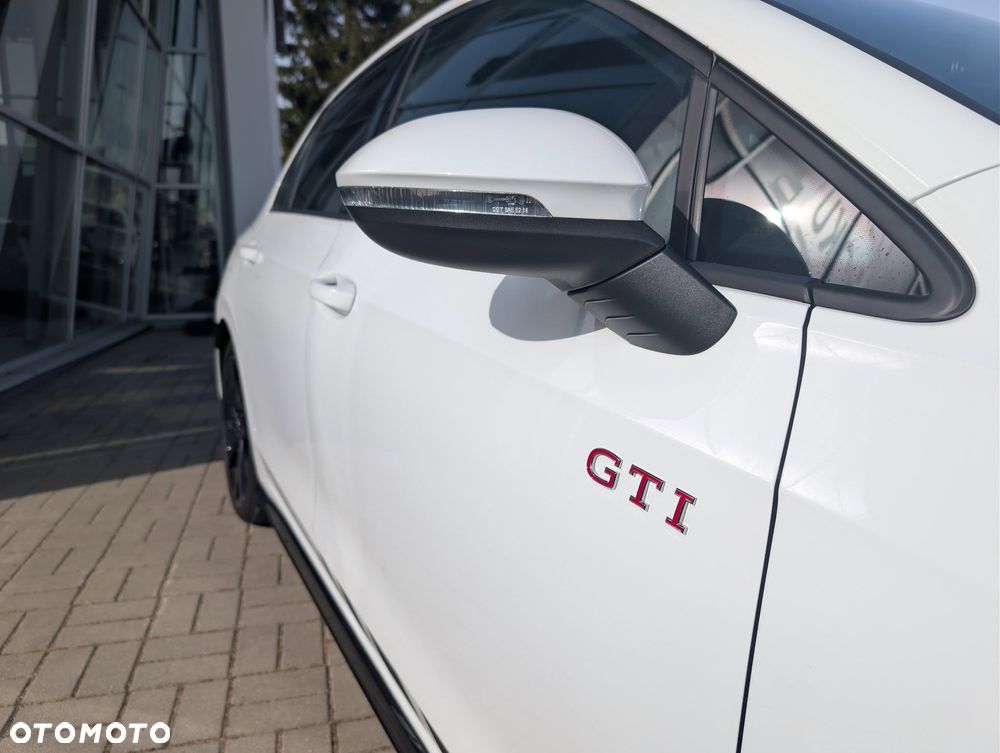 Volkswagen Golf - 5
