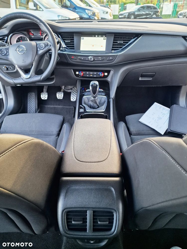 Opel Insignia - 36