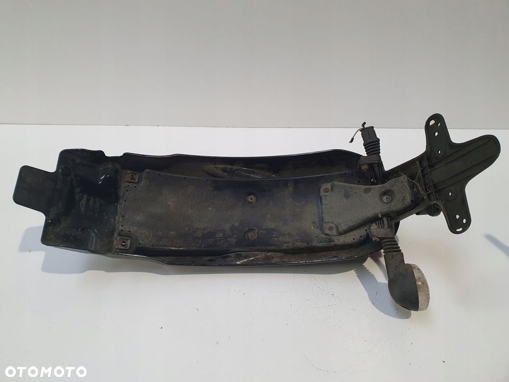 TYLNY BŁOTNIK NAKOLE Triumph Street Twin 900 18- LAMPA TYŁ 2302378 2702100 - 7