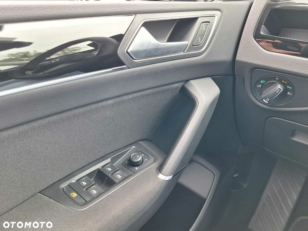 Volkswagen Touran - 21