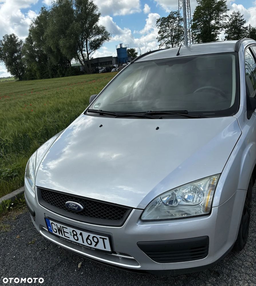 Ford Focus 1.6 Ambiente - 2