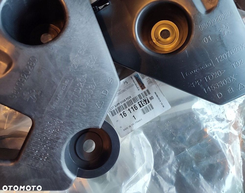 NOWY Ślizg wspornik zderzaka tył 1611616780 Peugeot 308 T9 SW - 2