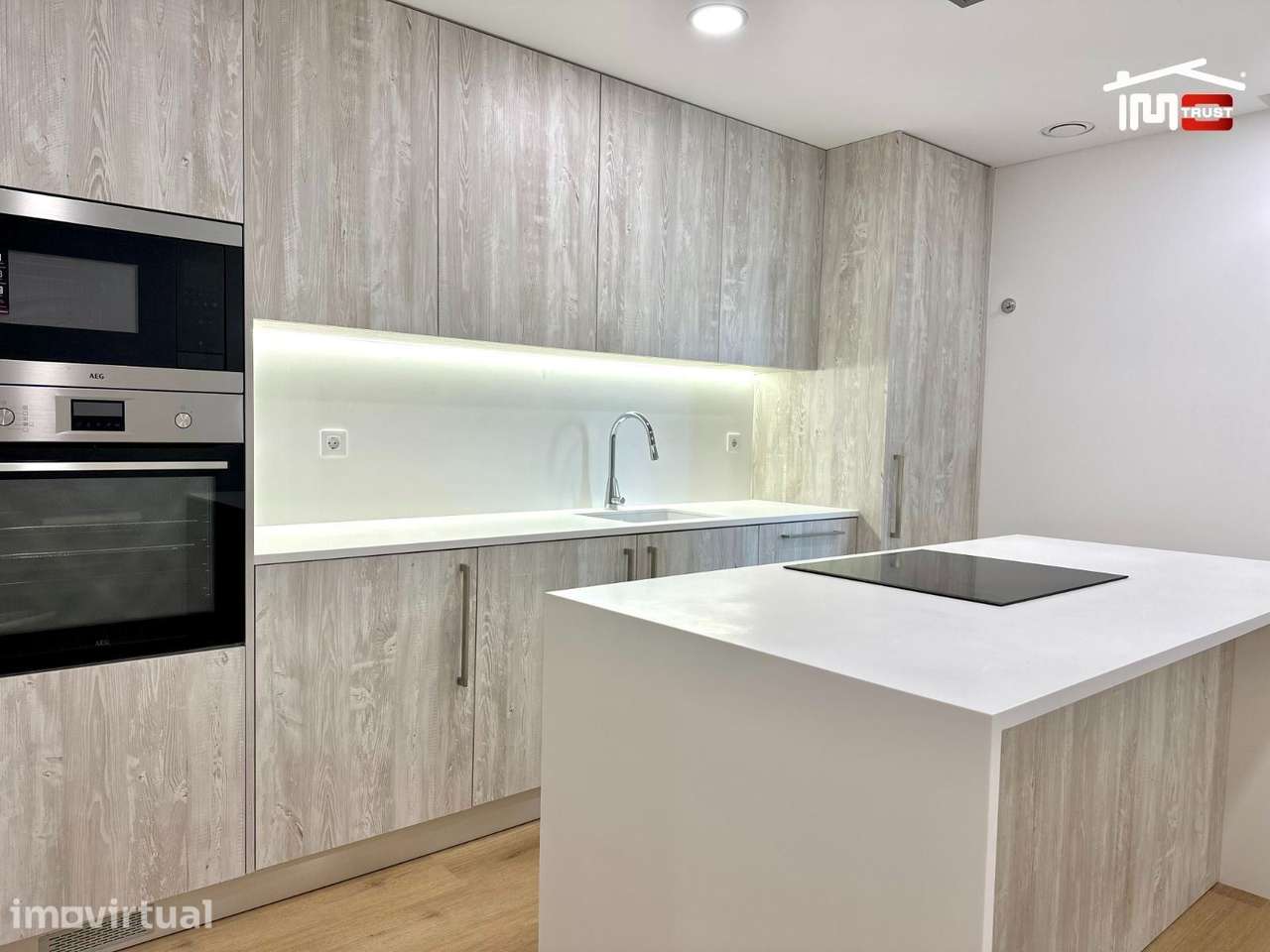 Apartamento T3 com 2 Lugares de Parqueamento e Varandas - Grande imagem: 3/37