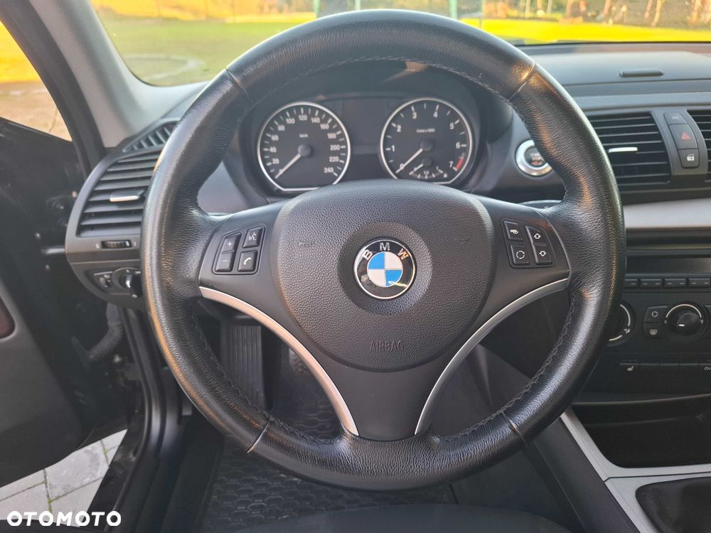 BMW Seria 1 116I 2008 photo 5