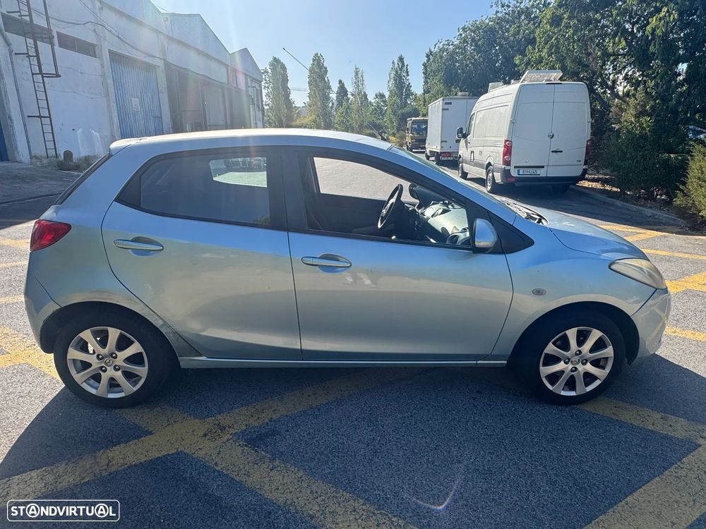 Mazda 2 - 4
