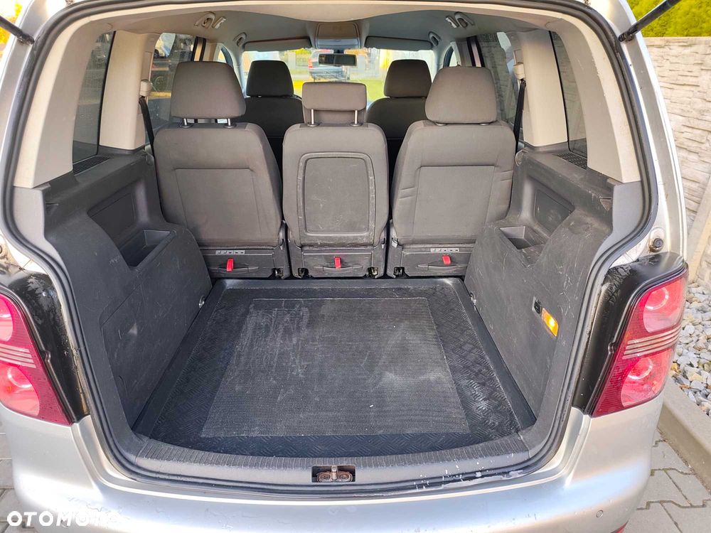 Volkswagen Touran - 7