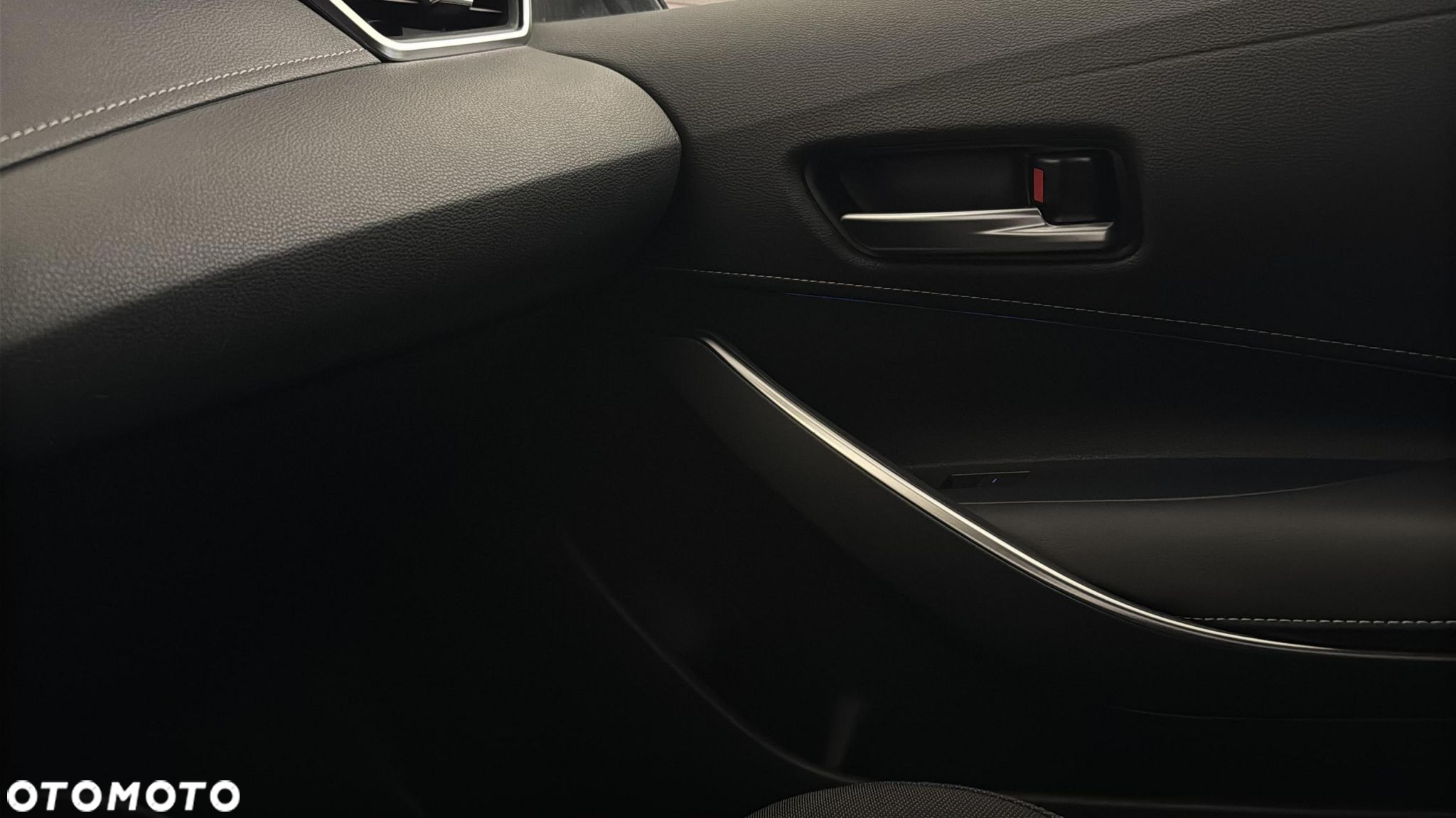 Toyota Corolla 1.8 Hybrid Comfort - 23