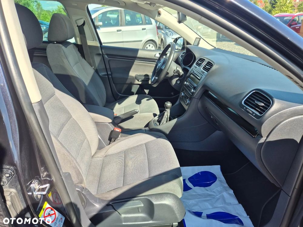 Volkswagen Golf 1.6 TDI Highline - 26
