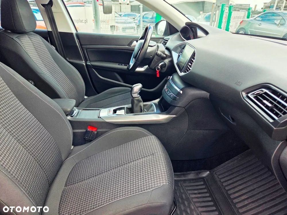 Peugeot 308 1.6 e-HDi Allure S&S - 31