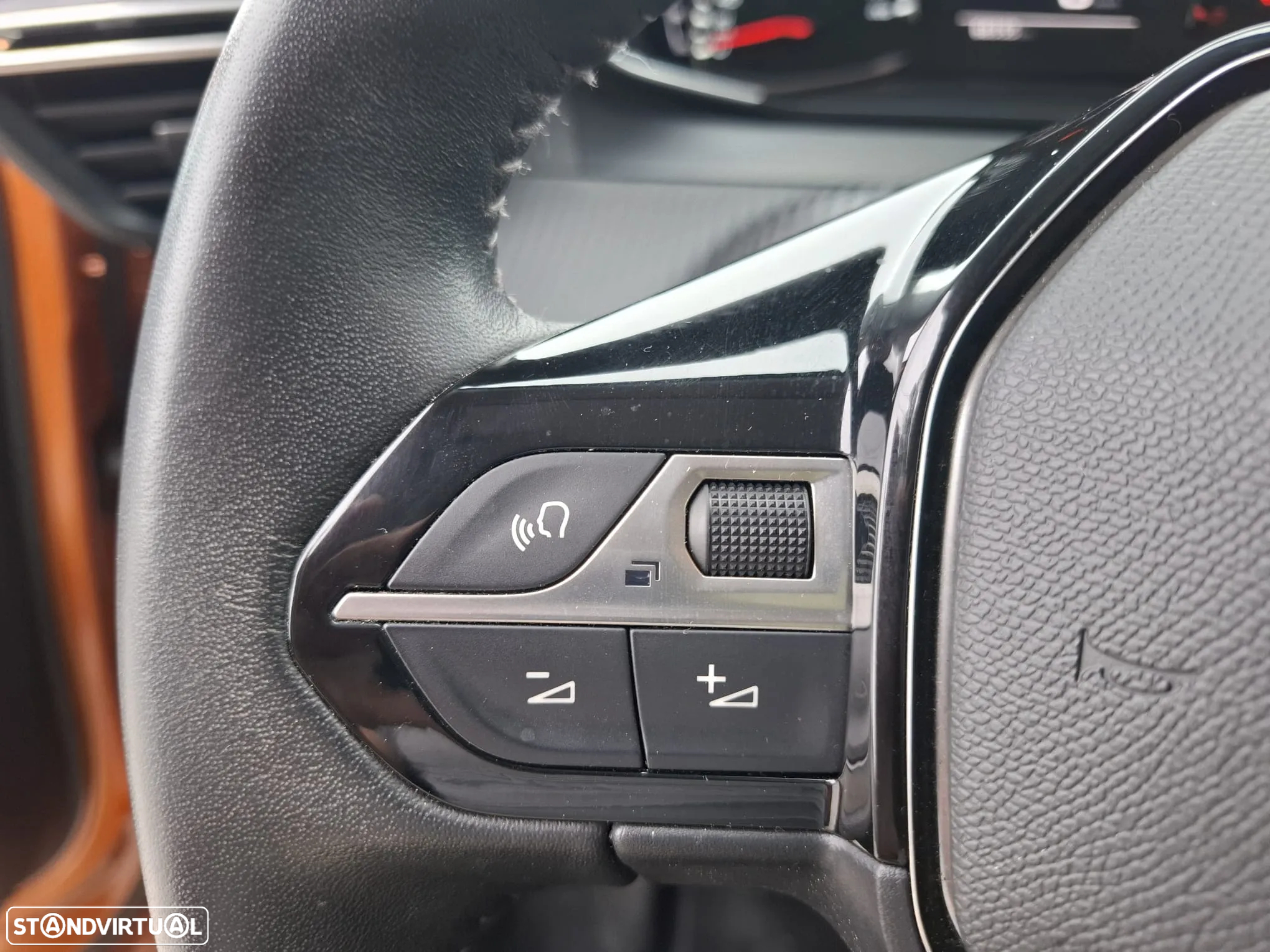 Peugeot 2008 1.2 PureTech Allure Pack - 27
