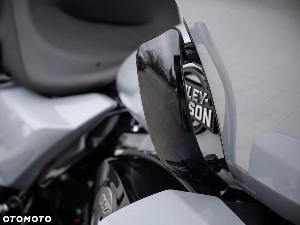 Harley-Davidson Touring Road Glide - 14