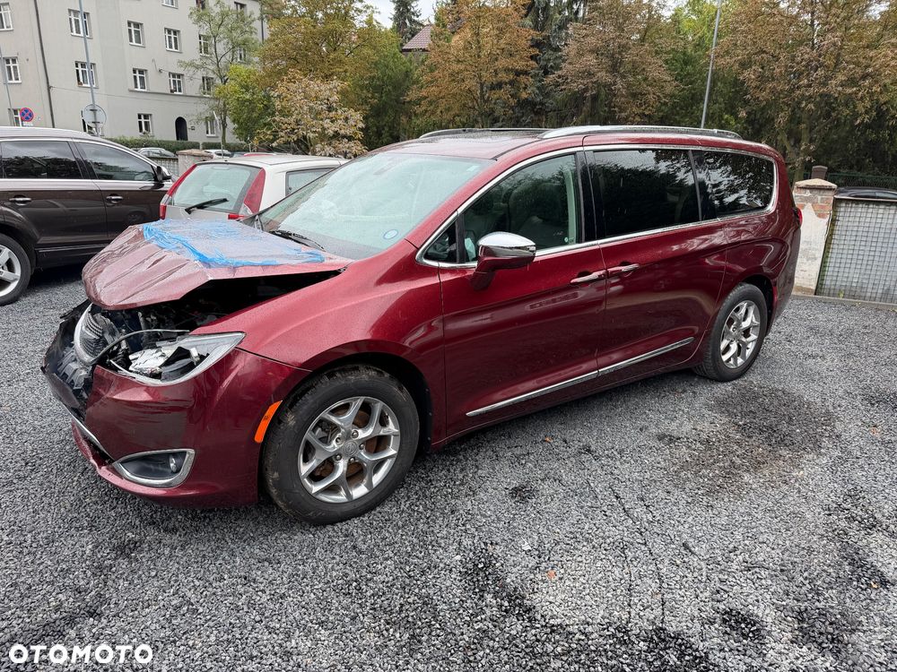 Chrysler Pacifica - 3