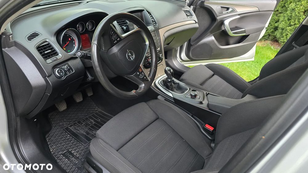Opel Insignia - 11