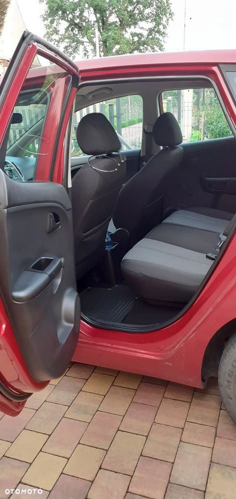 Kia Venga 1.4 L - 9