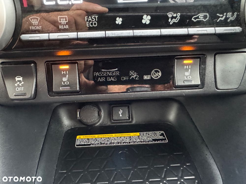 Toyota RAV4 2.5 Hybrid Black Edition by JBL 4x2 - 24