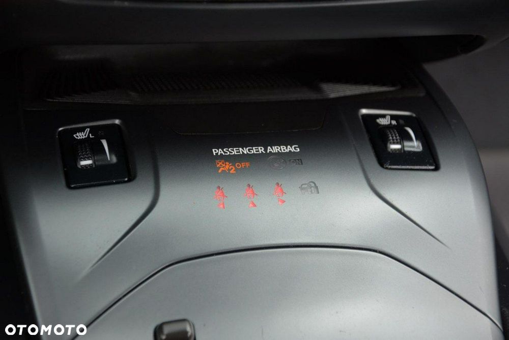 Toyota Avensis 1.8 Sol MS - 31