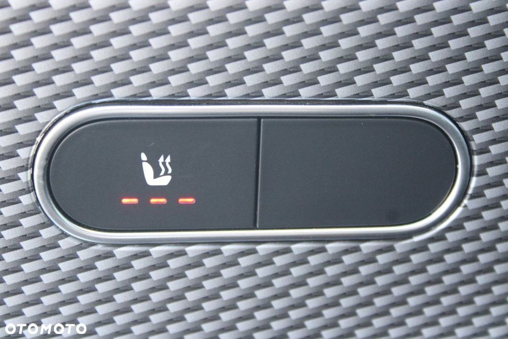 Mercedes-Benz CLA - 25