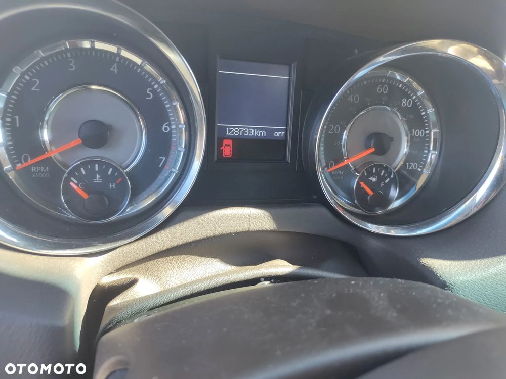 Chrysler Town & Country - 2