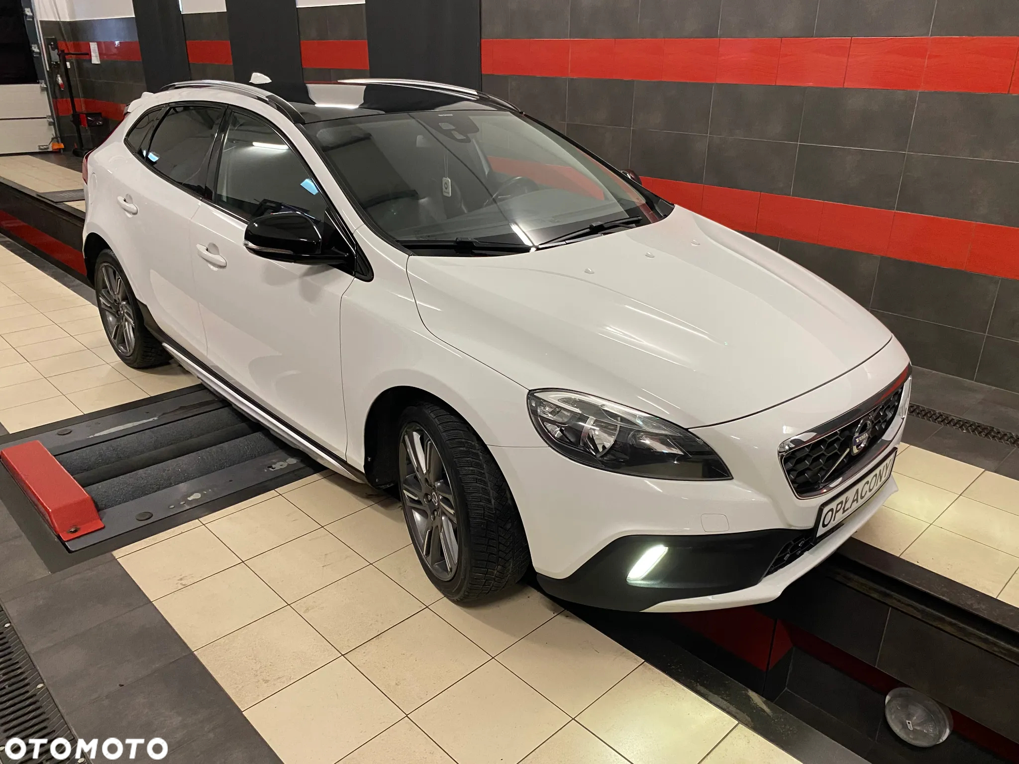 Volvo V40 Cross Country D2 Summum - 8