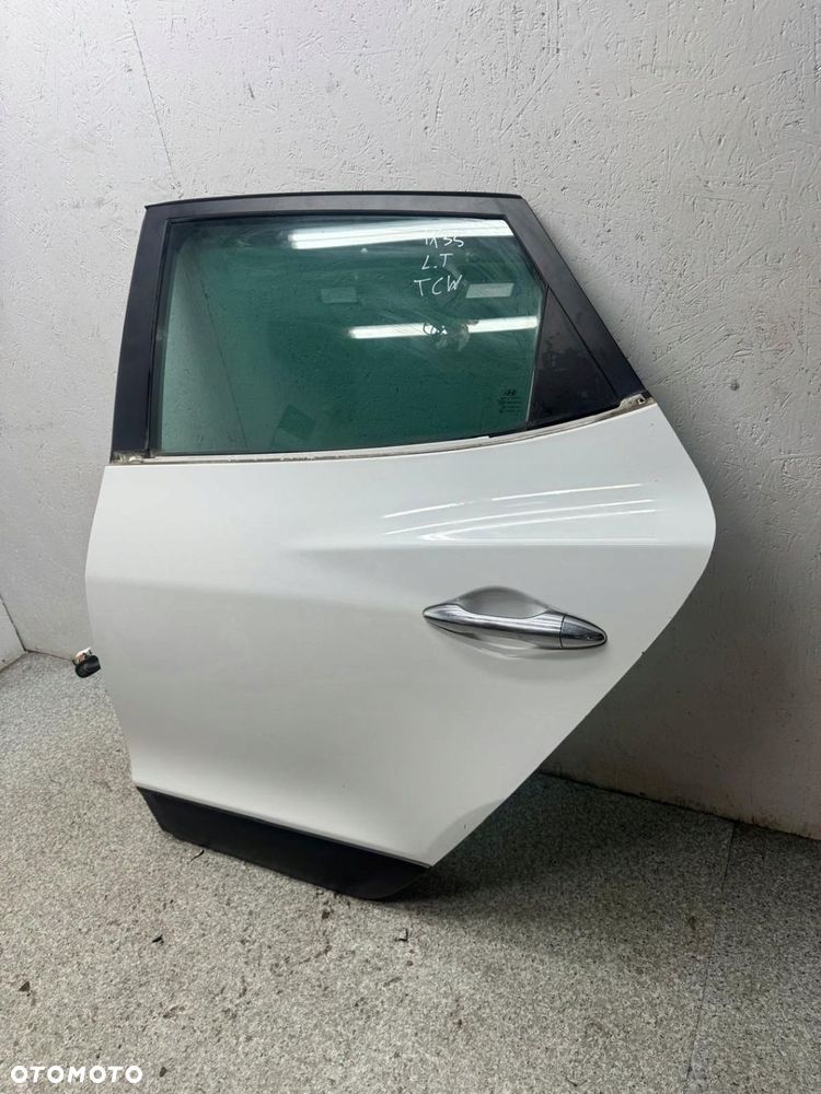 KOMPLETNE DRZWI LEWY TYŁ HYUNDAI IX35 2013-2015 KOD KOLORU TCW