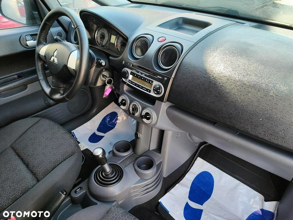 Mitsubishi Colt - 11