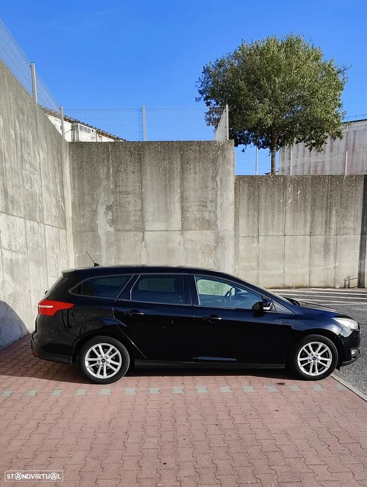 Ford Focus SW 1.0 EcoBoost S&S ST-LINE - 2