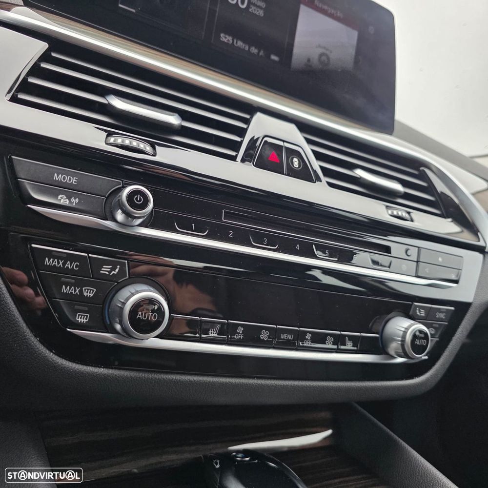 BMW 520 d Line Luxury Auto - 30