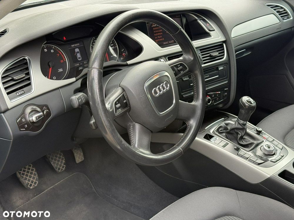 Audi A4 Limousine - 17