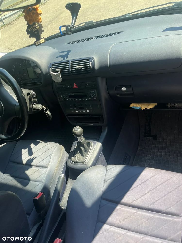 Audi A3 3-drzwiowe 1.6 FSI Ambiente - 11