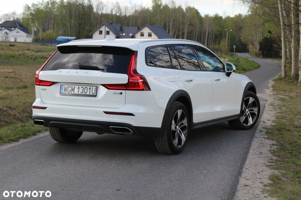 Volvo V60 Cross Country D4 AWD Geartronic - 2