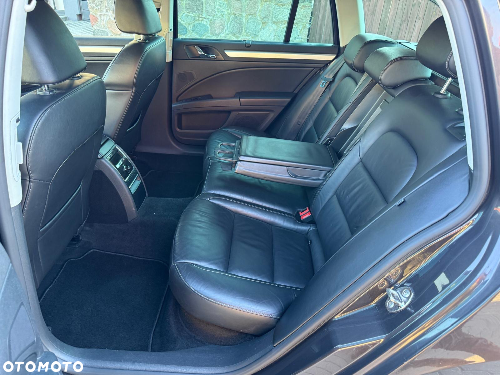 Skoda Superb 2.0 TDI DSG Elegance - 22