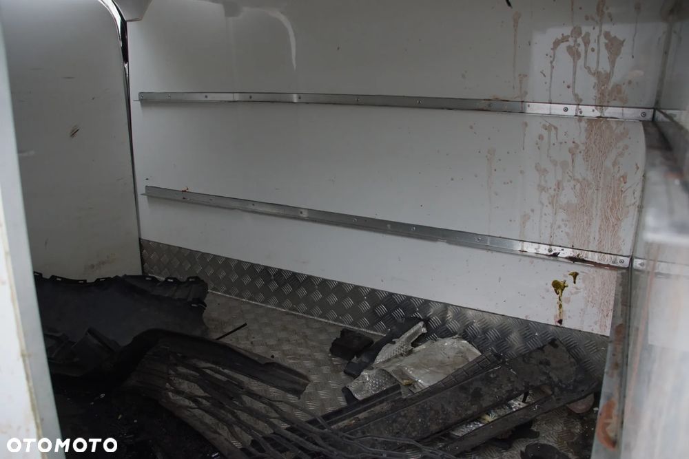 Auto na części - Fiat Doblo II Lift 1.6 Multijet 105 KM 263A8000 C635 249 2021R Silnik Skrzynia Drzwi Błotnik Zderzak Lampa Lusterko Klamka Deska Kokpit Sterownik Moduł Czujnik Licznik Panel Kierownica - 15