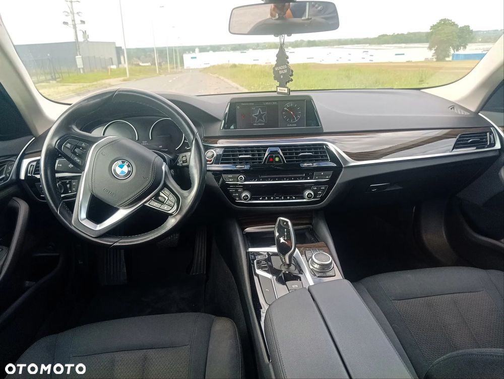 BMW Seria 5 520d Efficient Dynamics - 9