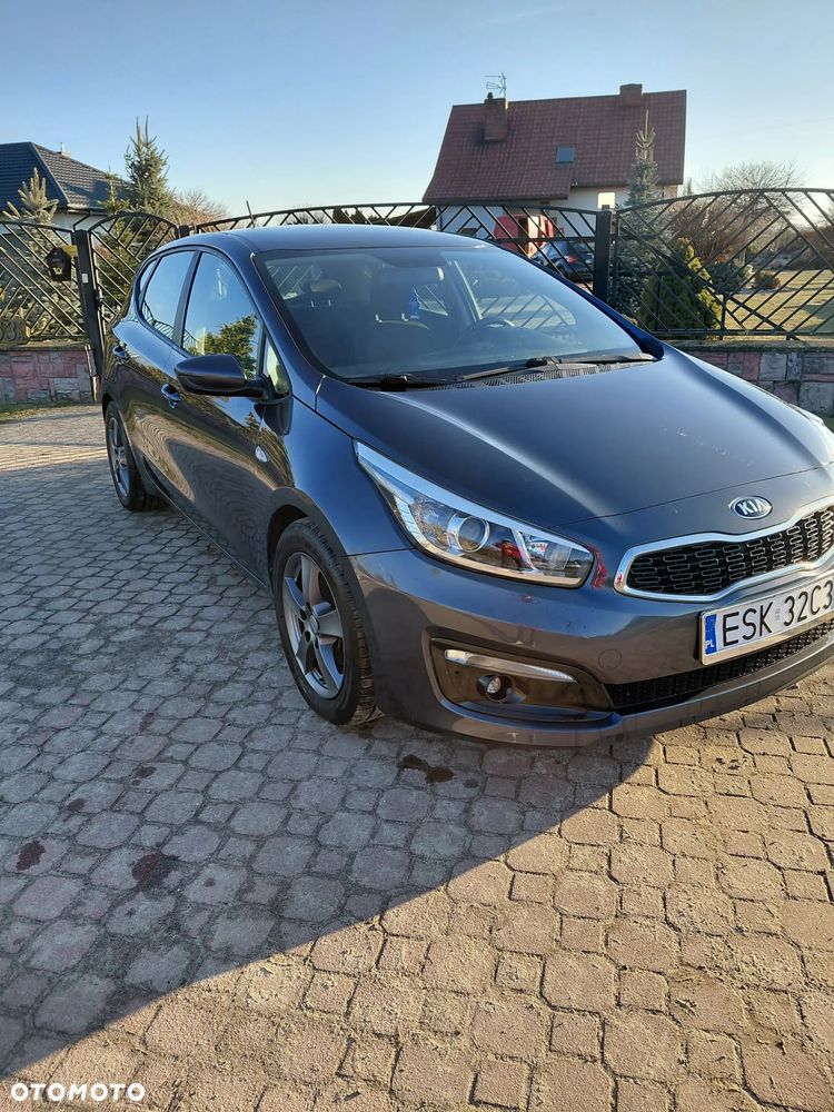 Kia Ceed - 11