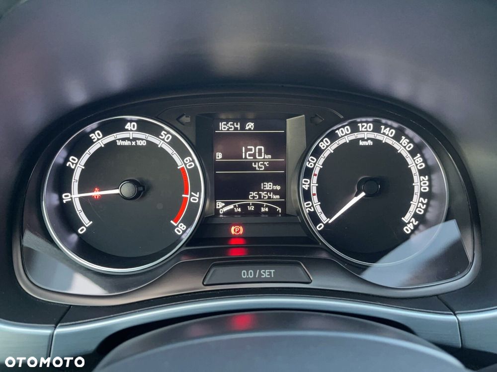 Skoda Fabia 1.0 TSI Ambition - 17