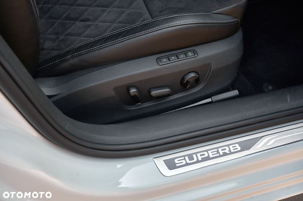 Skoda Superb 2.0 TDI 4x4 DSG Sportline - 20
