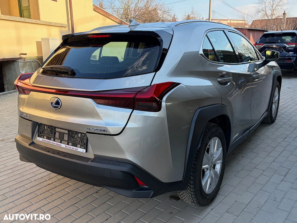 Lexus UX 250h Business Edition - 10