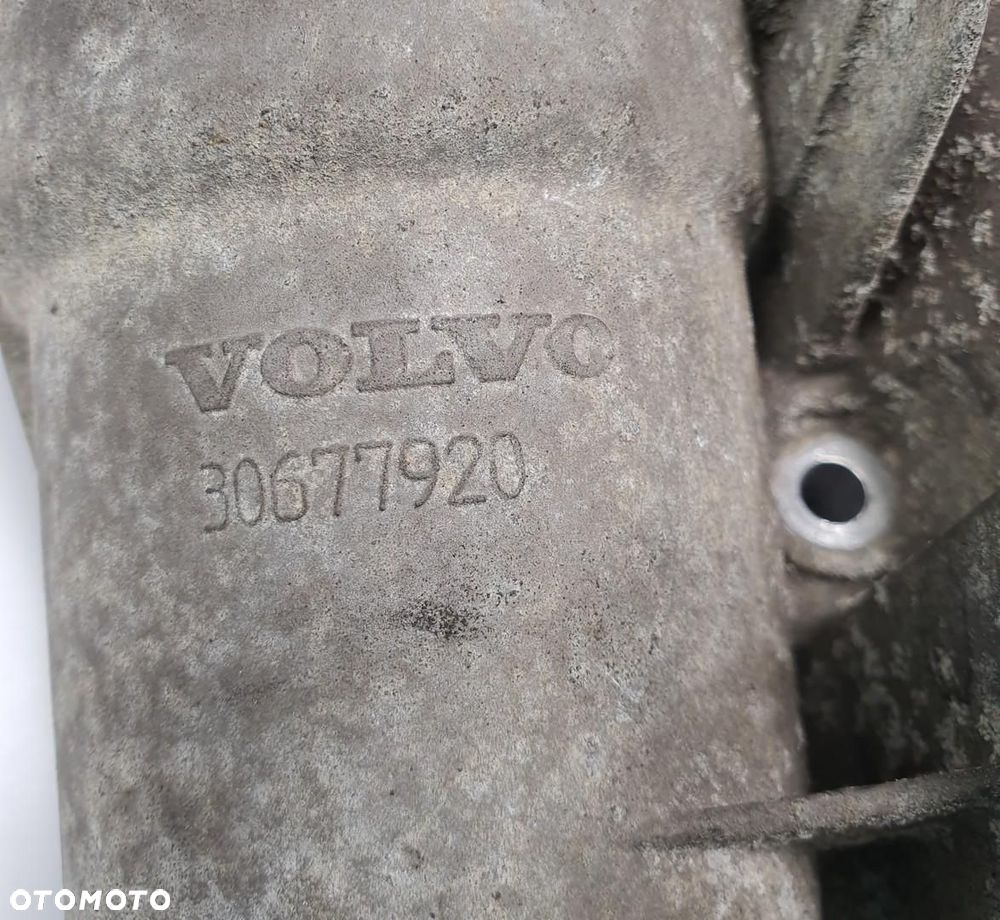 OBUDOWA FILTRA OLEJU VOLVO C70 II 2.4 D5 30677920 - 4