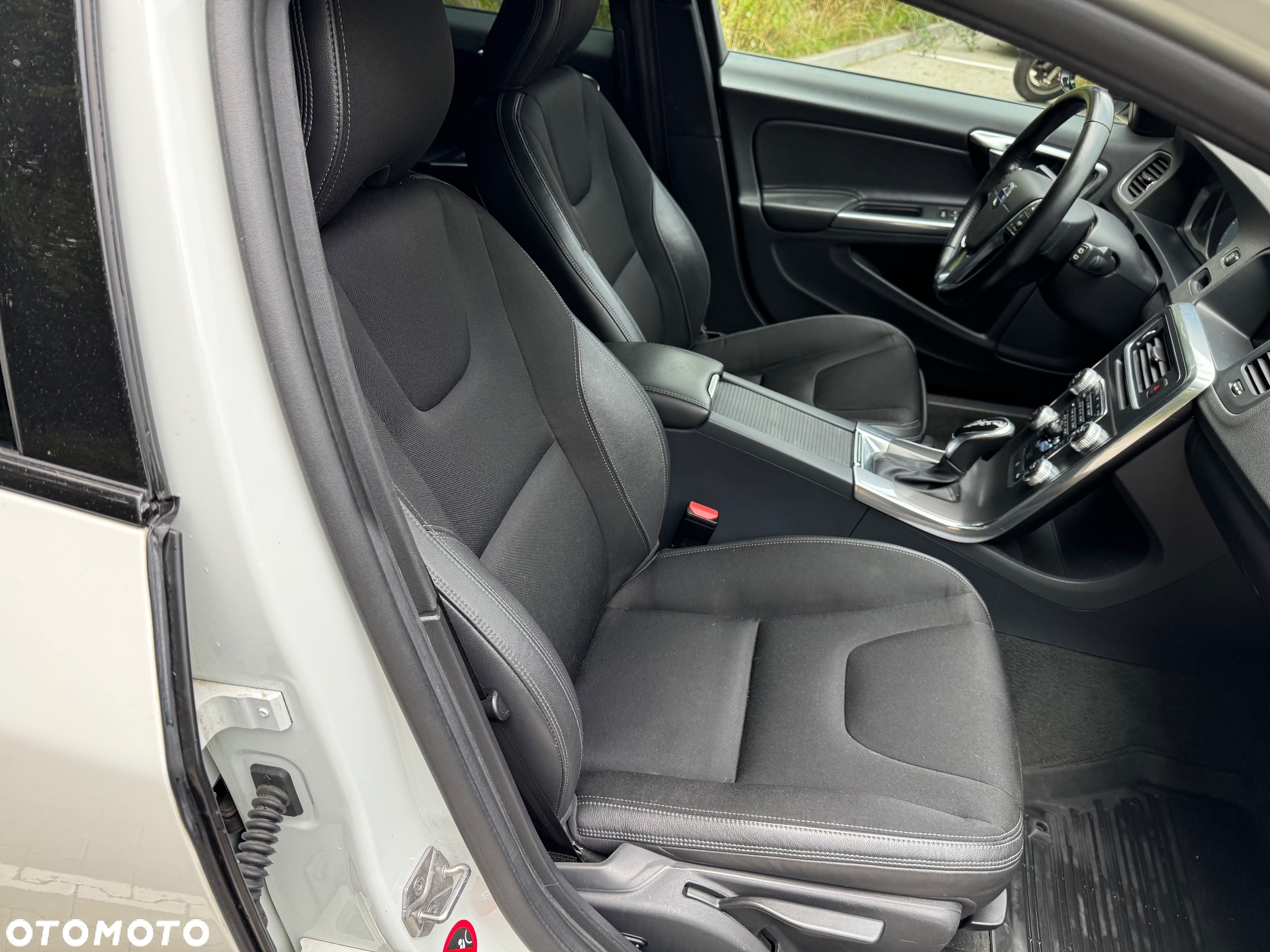 Volvo V60 Cross Country D3 Drive-E Summum - 17