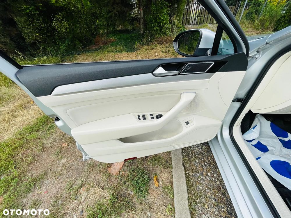 Volkswagen Passat Variant 1.4 TSI (BlueMotion Technology) Comfortline - 19
