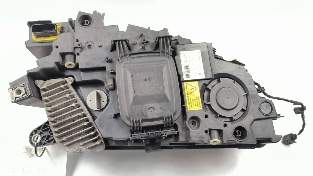 LAMPA PRAWA PRZÓD VOLVO FH II FH5 500 22239244 - 9