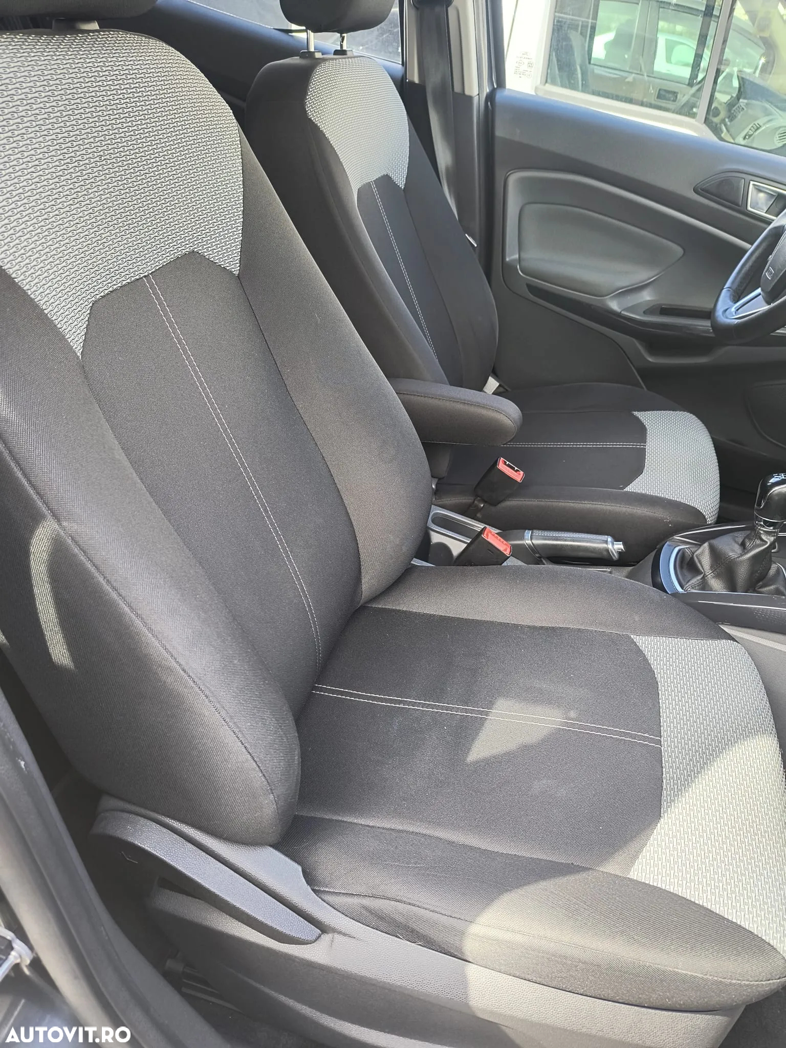 Ford EcoSport 1.5 TDCi Titanium - 17