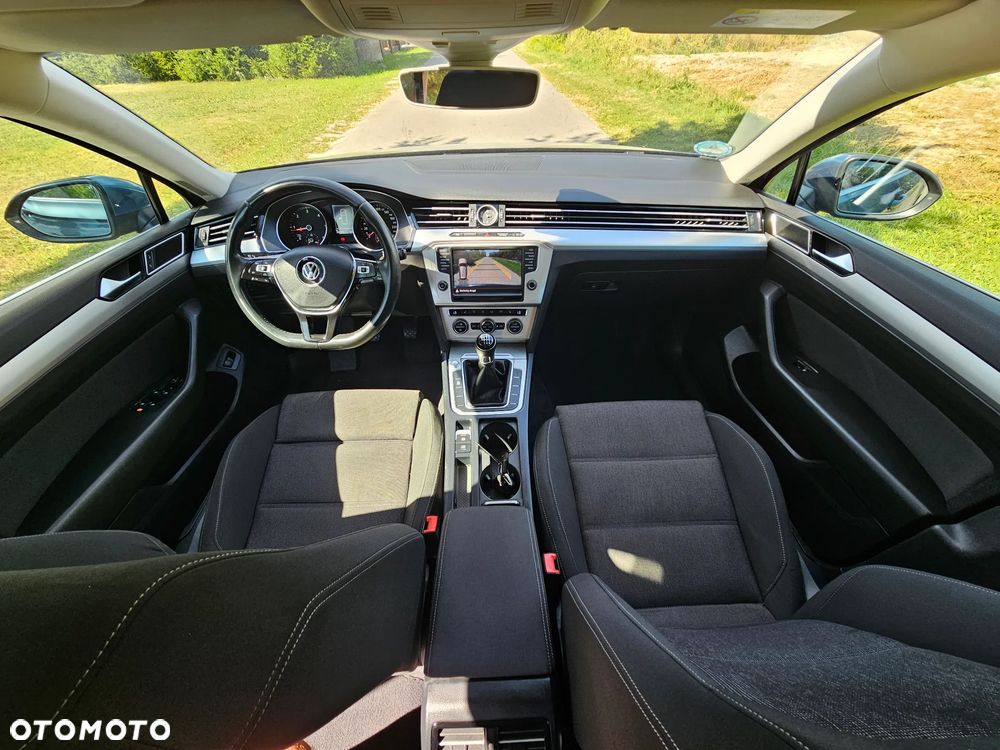 Volkswagen Passat 2.0 TDI (BlueMotion Technology) Trendline - 6